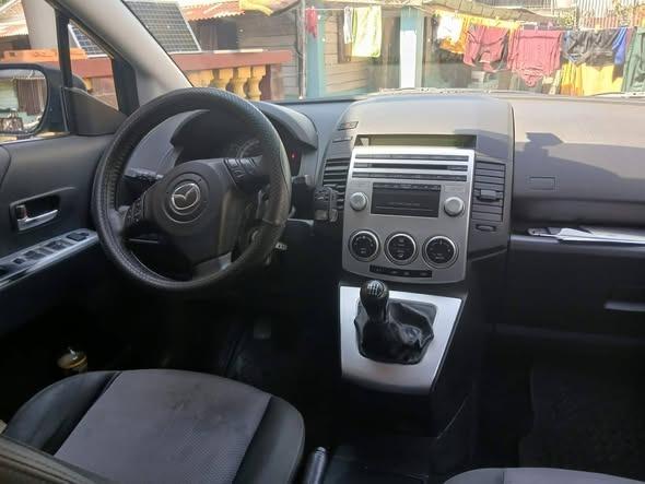 Mbola ato ity fiara raitra b? Mazda l?ger Di? ...