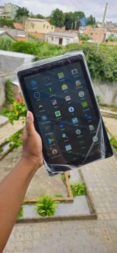 Tablette  Galaxy Tab12 T70+ HOUSSE et c?ble
 ...