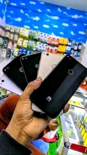 #HONOR_8_LITe
- Ram 4gb
- interne 64gb 
-  ...
