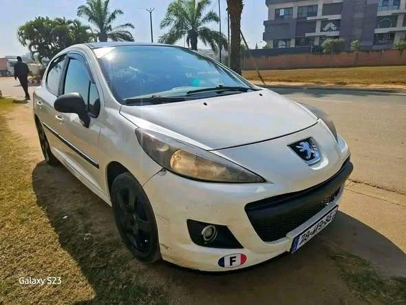 Peugeot 207 Phase2 bonne occasion 
Moteur es ...